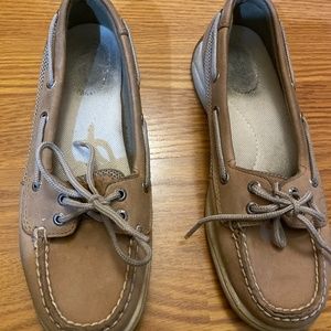 Tan Sperrys